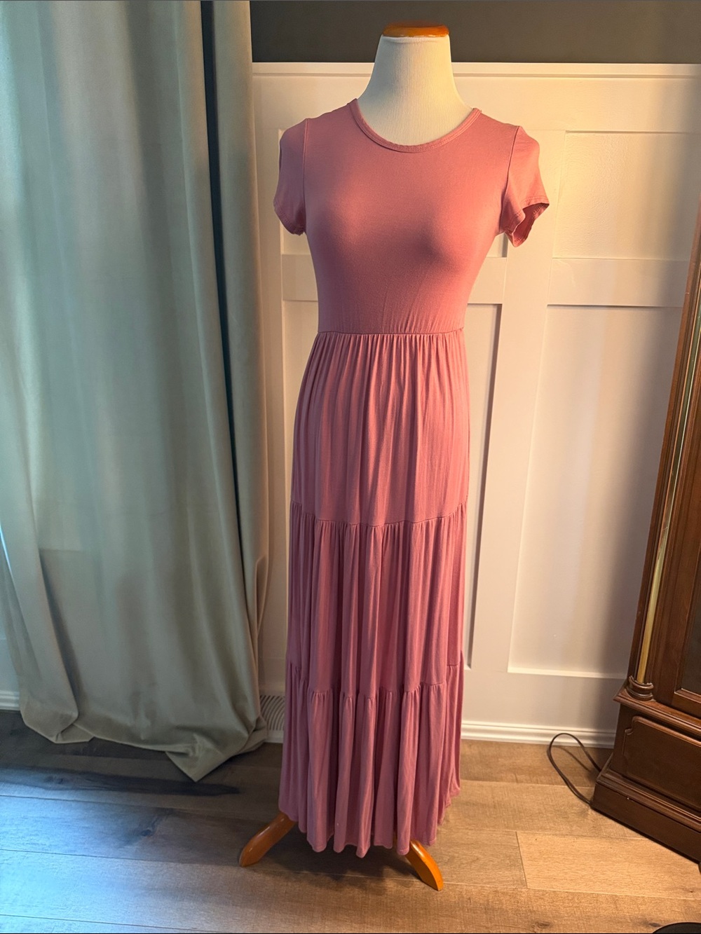 Women's Short-Sleeve Tiered Maxi Dress in Dusty Rose